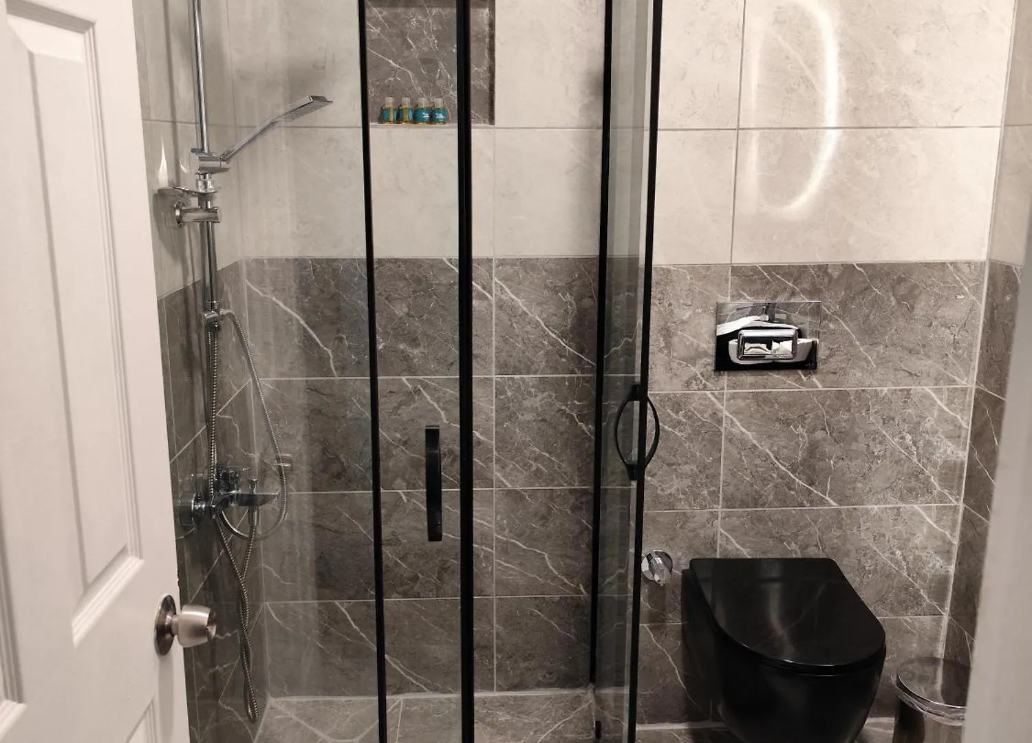 Colorful Dreams Hotel Altunizade اسطنبول شقة